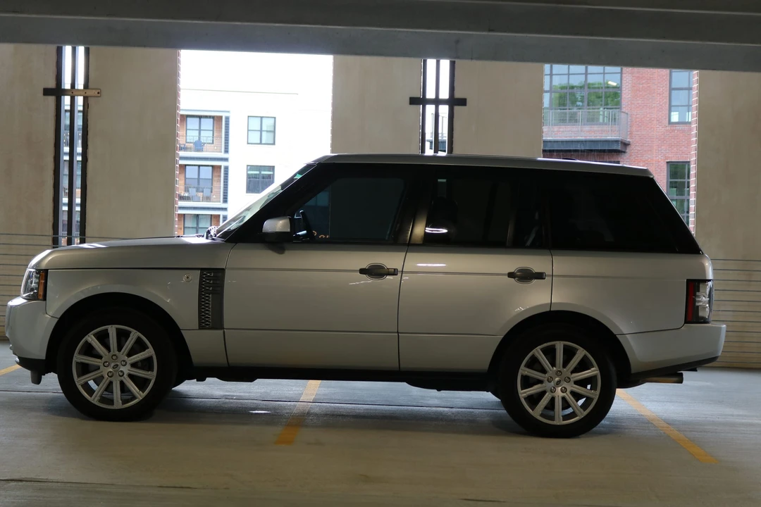 2010 Land Rover Range Rover L322 - Image 11 of 31