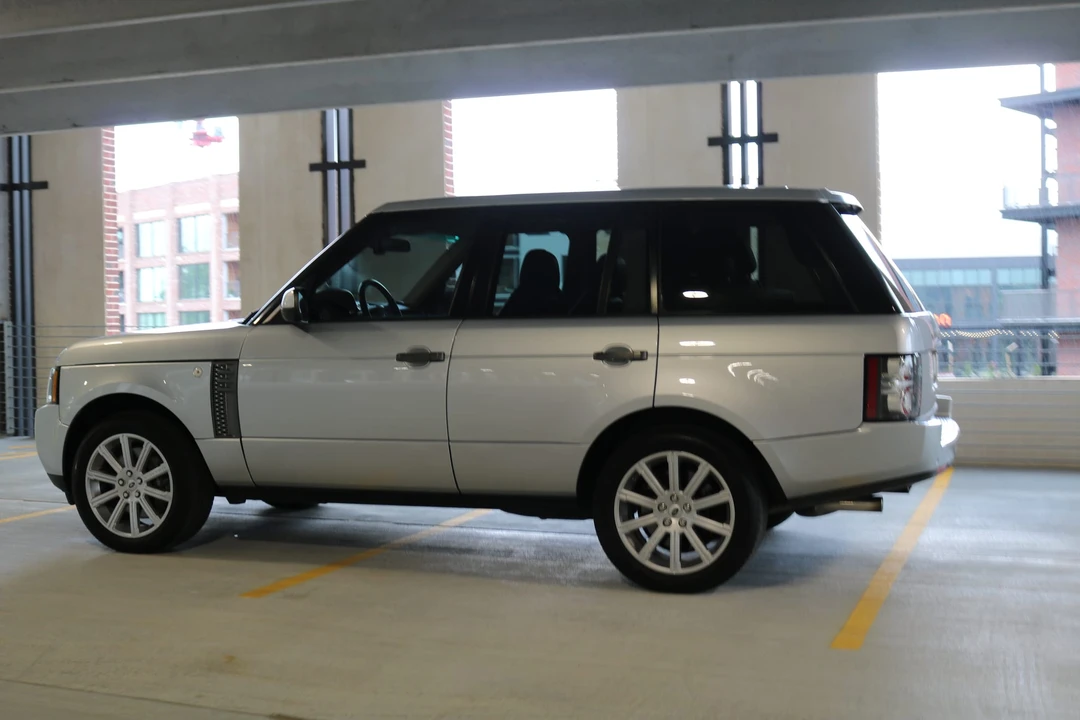 2010 Land Rover Range Rover L322 - Image 17 of 31