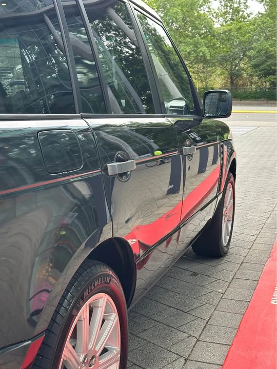 2010 Land Rover Range Rover L322 - Image 13 of 20