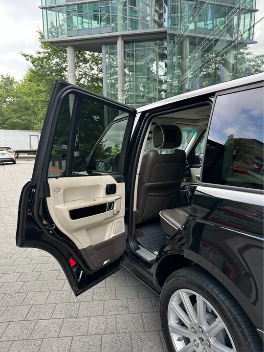 2010 Land Rover Range Rover L322 - Image 17 of 20