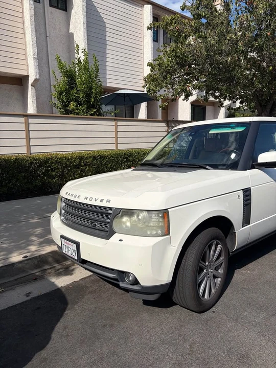 2010 Land Rover Range Rover L322 - Image 3 of 9