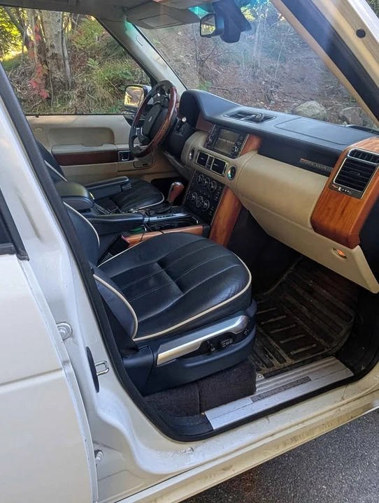 2010 Land Rover Range Rover L322 - Image 12 of 20