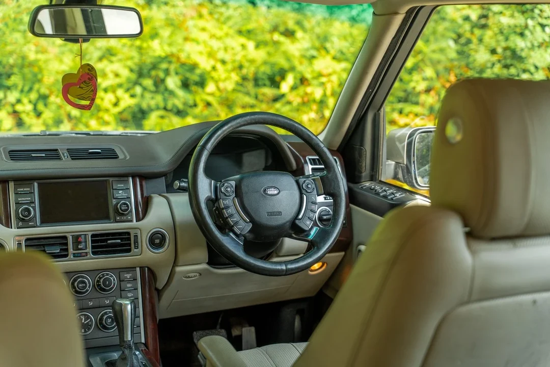 2010 Land Rover Range Rover L322 - Image 27 of 30