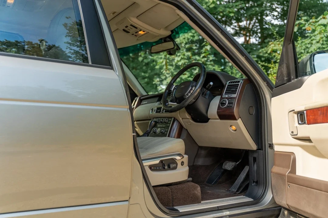 2010 Land Rover Range Rover L322 - Image 26 of 30