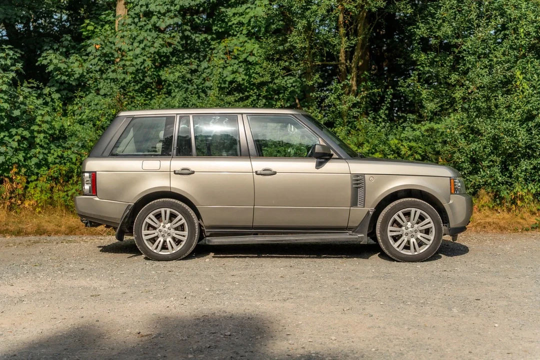 2010 Land Rover Range Rover L322 - Image 7 of 30