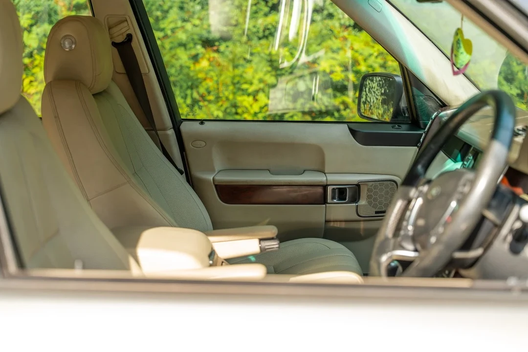 2010 Land Rover Range Rover L322 - Image 6 of 30