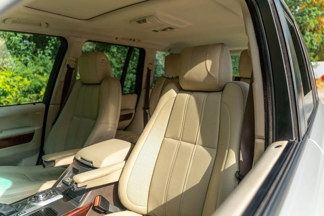 2010 Land Rover Range Rover L322 - Image 4 of 30