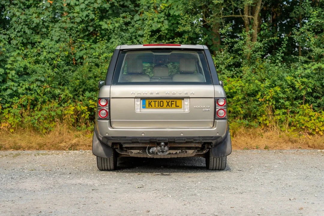 2010 Land Rover Range Rover L322 - Image 11 of 30