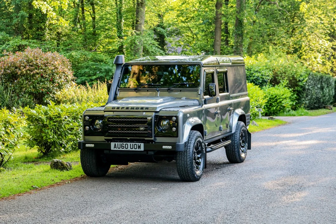 2010 Land Rover Defender 110 - Image 3 of 30