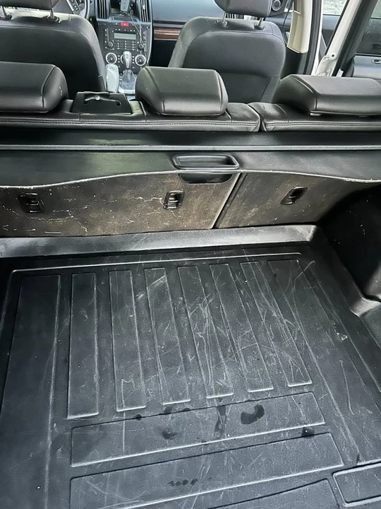 2010 Land Rover Freelander - Image 10 of 12