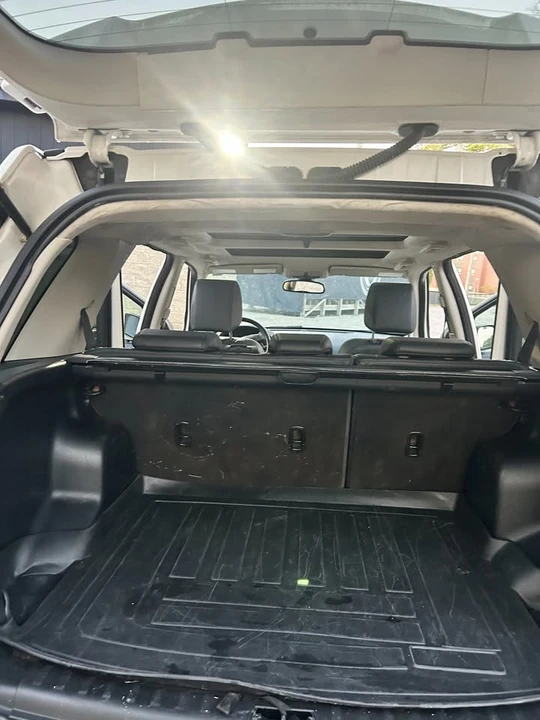 2010 Land Rover Freelander - Image 9 of 12