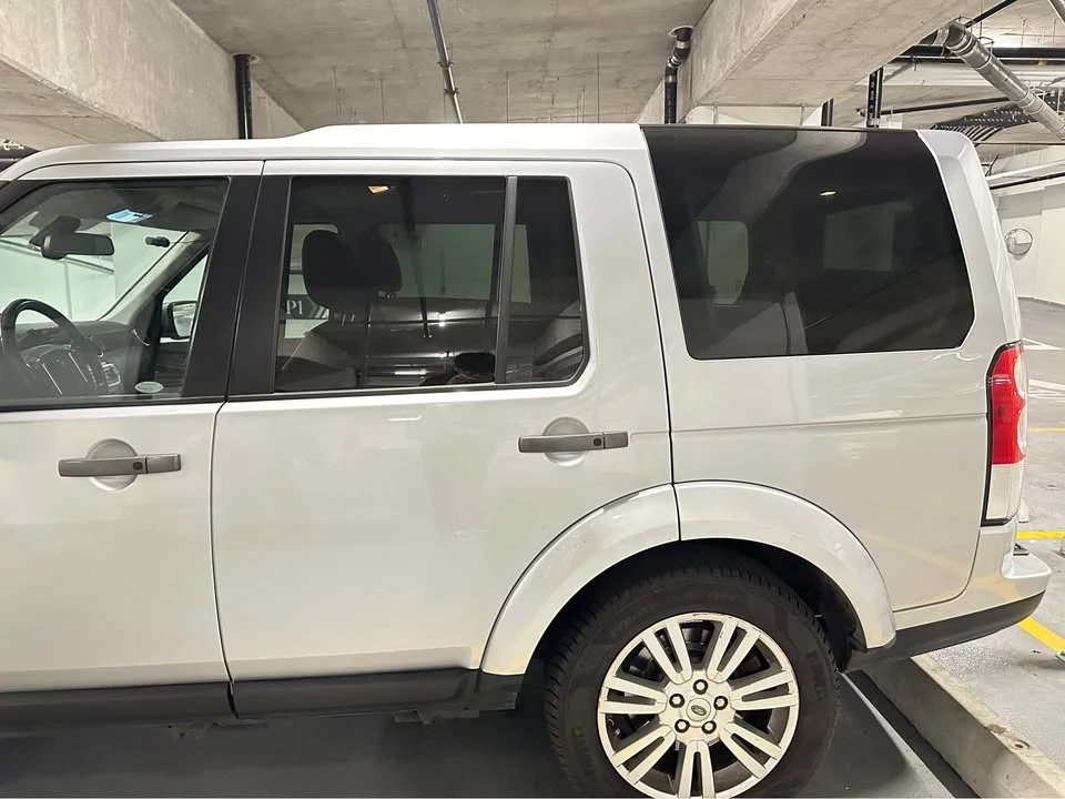 2010 Land Rover Discovery 4th Gen - Image 4 of 17