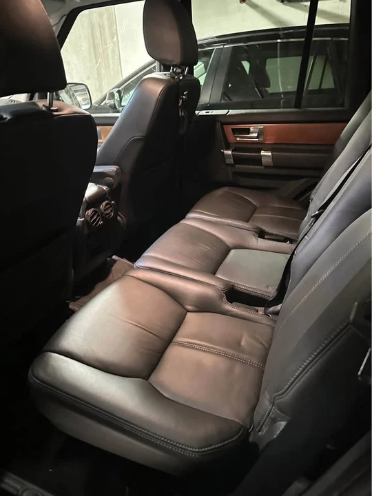 2010 Land Rover Discovery 4th Gen - Image 12 of 17