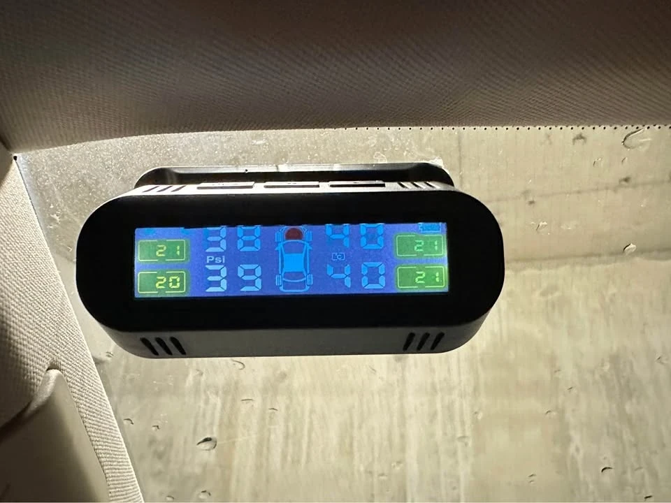 2010 Land Rover Discovery 4th Gen - Image 13 of 17