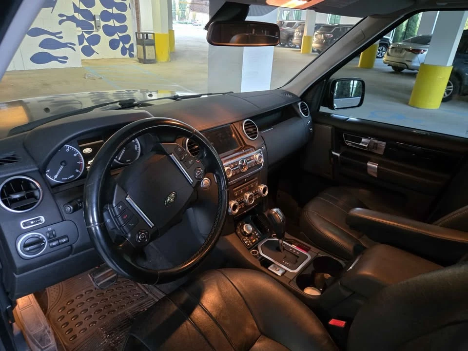 2010 Land Rover Discovery 4th Gen - Image 8 of 18
