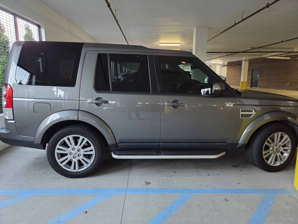 2010 Land Rover Discovery 4th Gen - Image 9 of 18