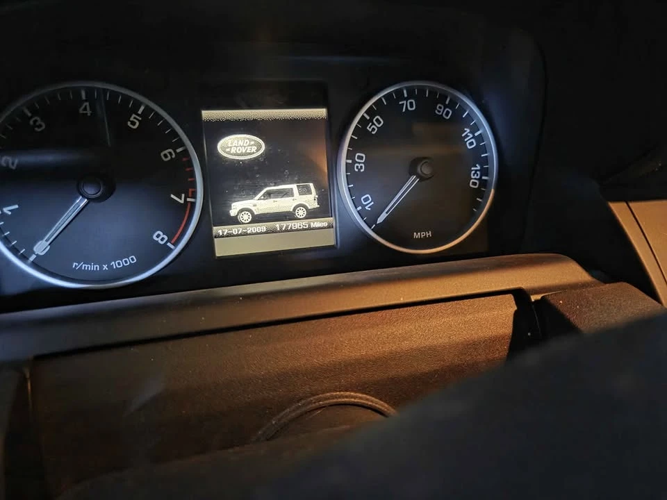 2010 Land Rover Discovery 4th Gen - Image 16 of 18