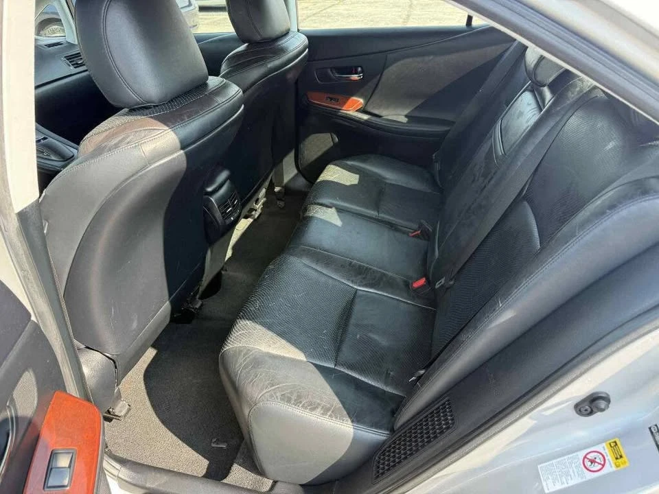 2010 Lexus HS - Image 10 of 17