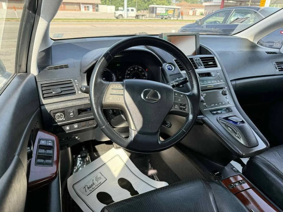 2010 Lexus HS - Image 11 of 17