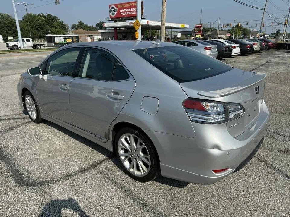 2010 Lexus HS - Image 8 of 17