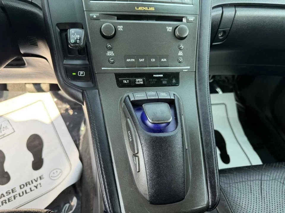 2010 Lexus HS - Image 16 of 17