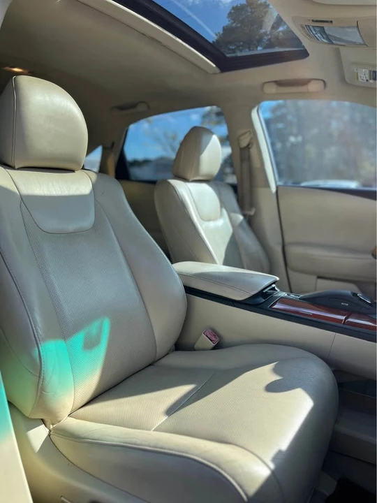 2010 Lexus RX 3rd Gen - Image 4 of 19