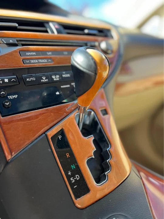 2010 Lexus RX 3rd Gen - Image 9 of 19