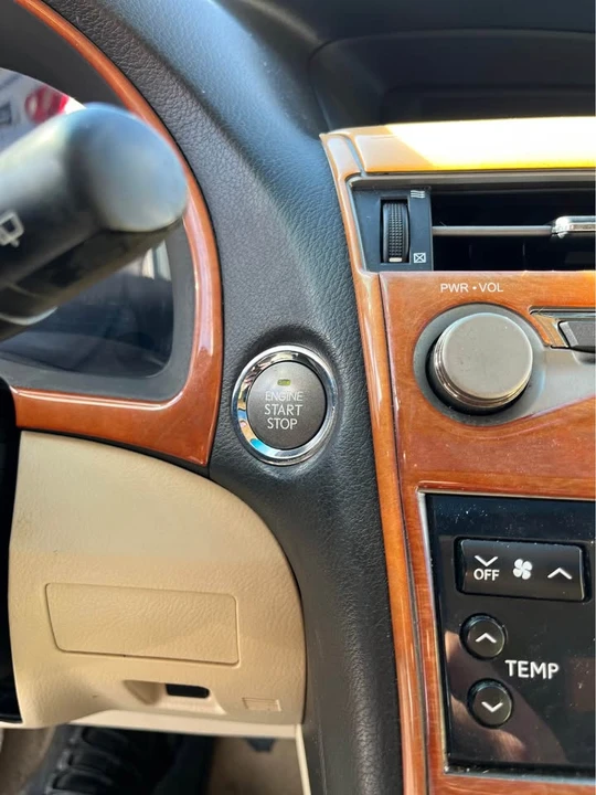 2010 Lexus RX 3rd Gen - Image 12 of 19
