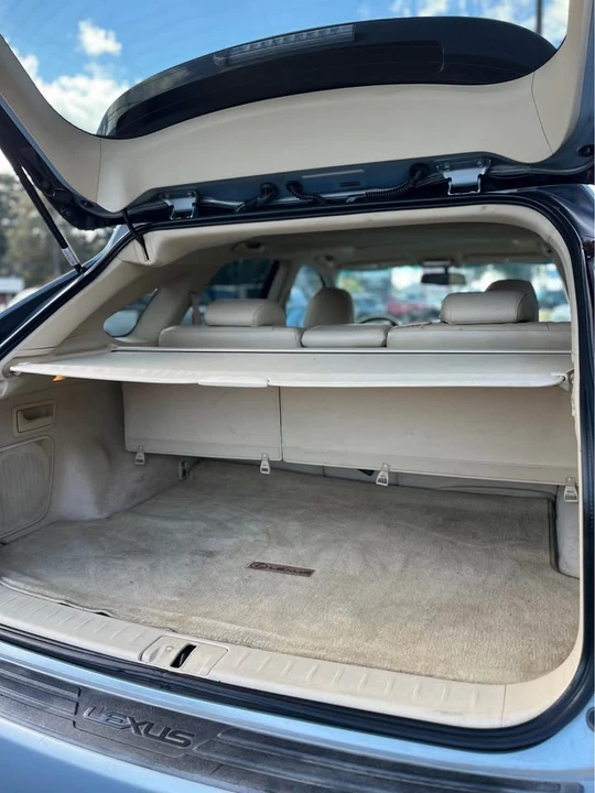 2010 Lexus RX 3rd Gen - Image 15 of 19
