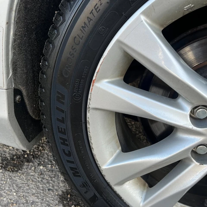 2010 Lexus IS 2nd Gen - Image 7 of 8