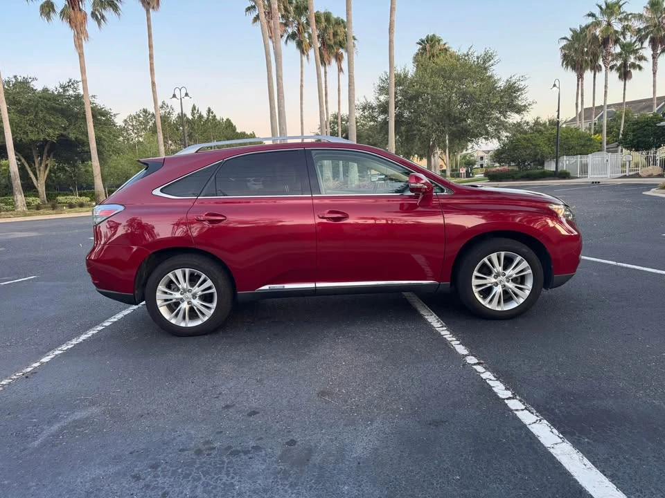 2010 Lexus RX 3rd Gen - Image 3 of 11