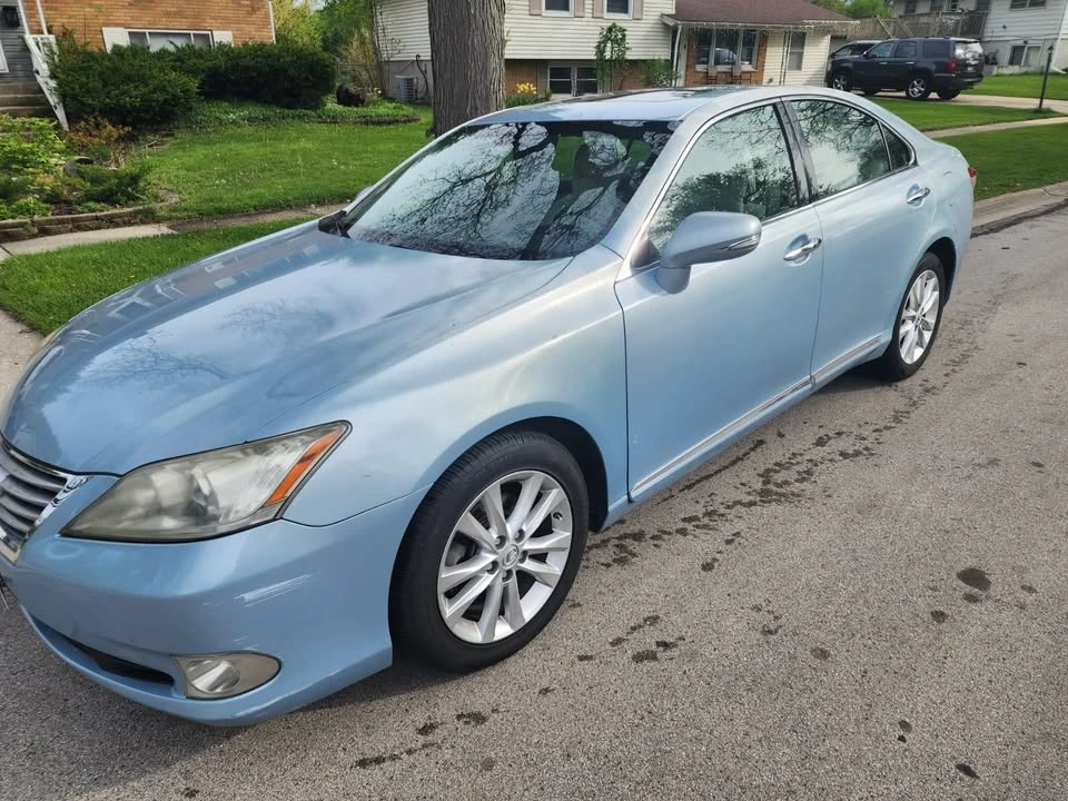 2010 Lexus ES 5th Gen - Image 3 of 13