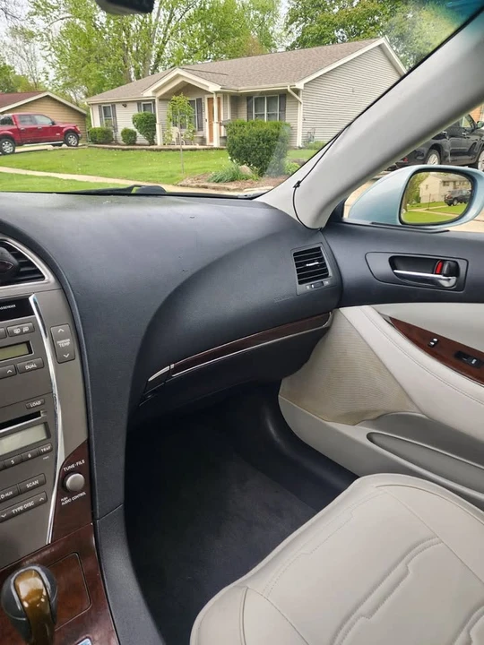 2010 Lexus ES 5th Gen - Image 9 of 13