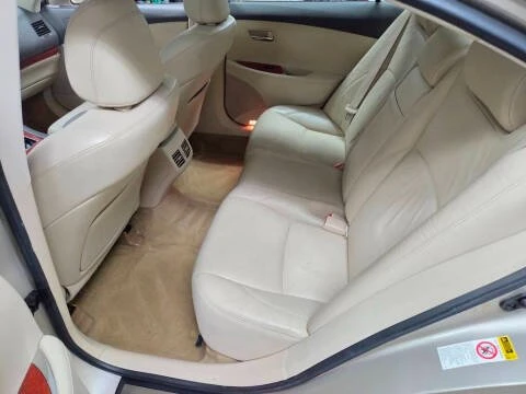 2010 Lexus ES 5th Gen - Image 12 of 20