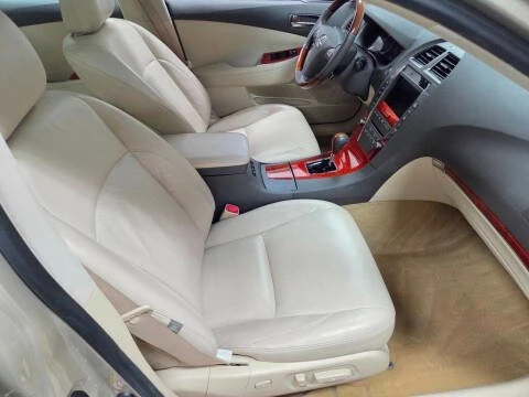 2010 Lexus ES 5th Gen - Image 11 of 20