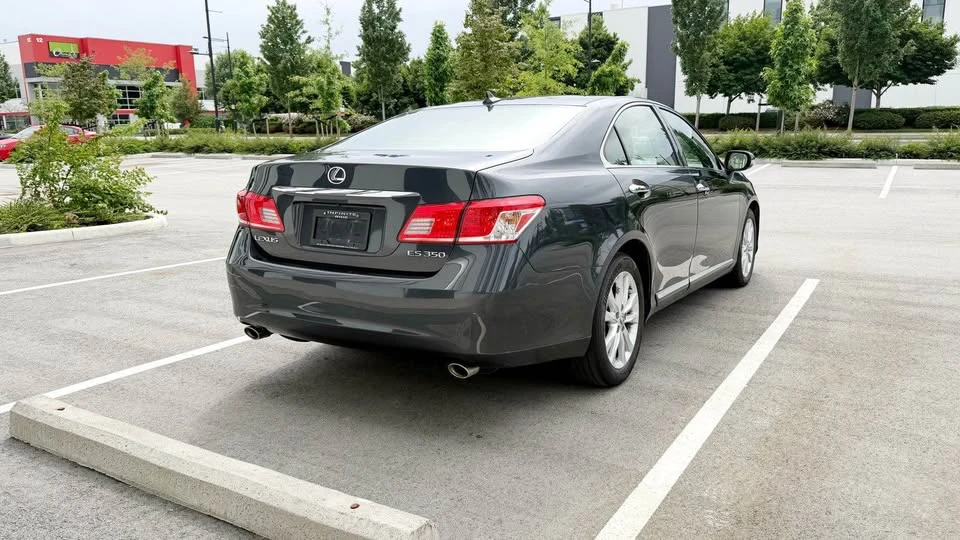 2010 Lexus ES 5th Gen - Image 6 of 19