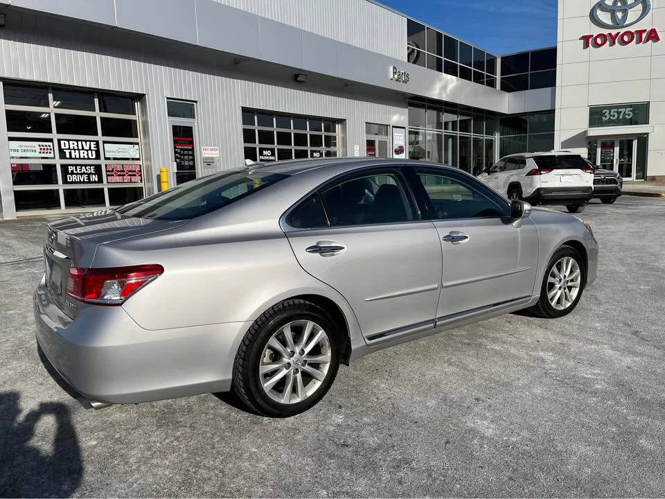 2010 Lexus ES 5th Gen - Image 2 of 10