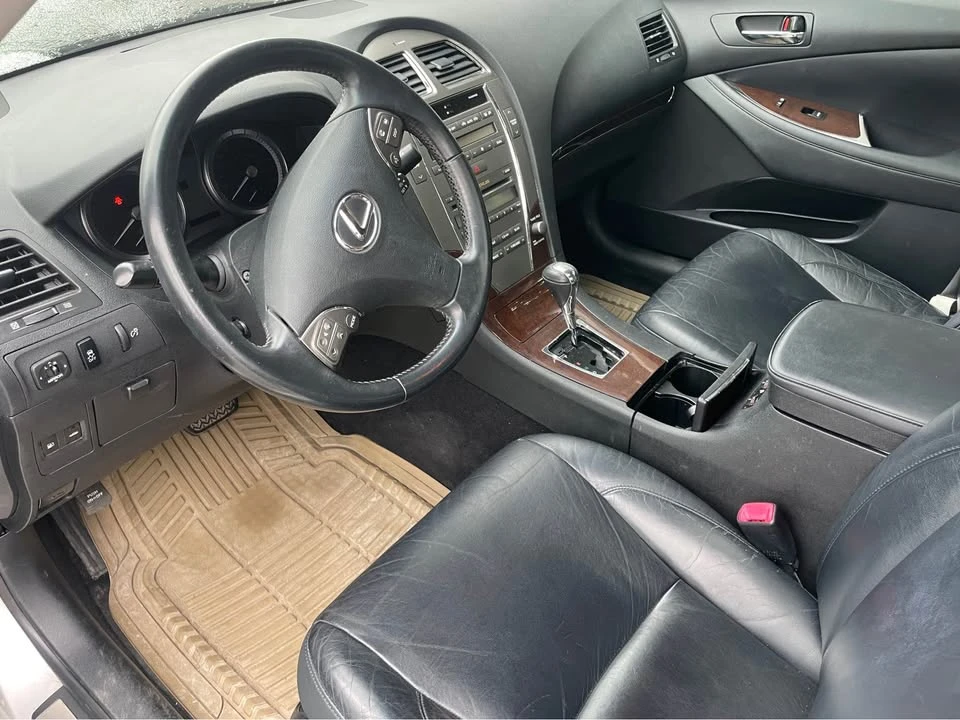 2010 Lexus ES 5th Gen - Image 5 of 10