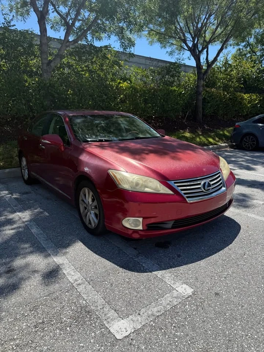2010 Lexus ES 5th Gen - Image 2 of 10