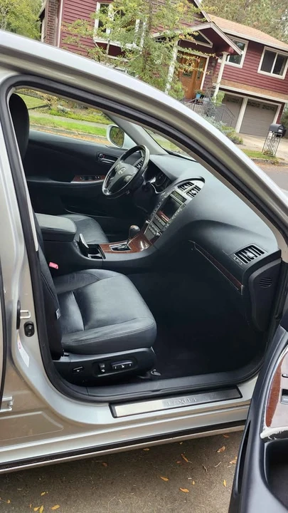 2010 Lexus ES 4th Gen - Image 12 of 13