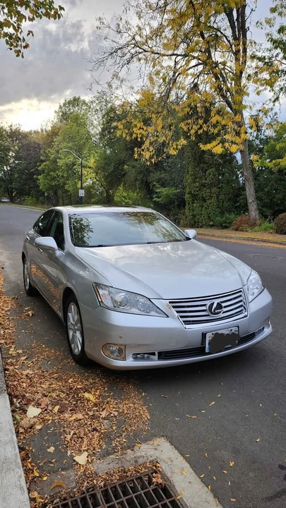2010 Lexus ES 4th Gen - Image 2 of 13