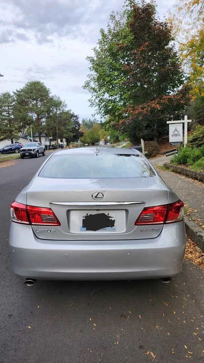2010 Lexus ES 4th Gen - Image 4 of 13