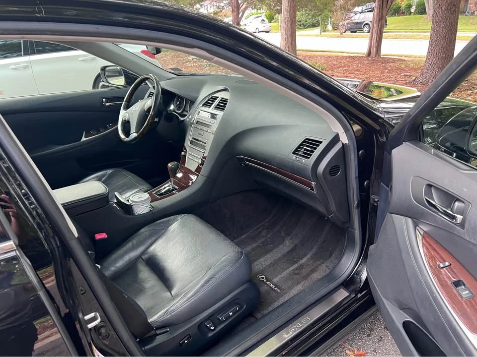 2010 Lexus ES 5th Gen - Image 8 of 17