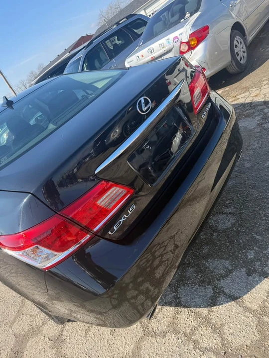 2010 Lexus ES 5th Gen - Image 7 of 12