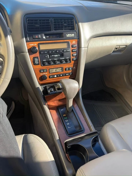 2010 Lexus ES 4th Gen - Image 16 of 16