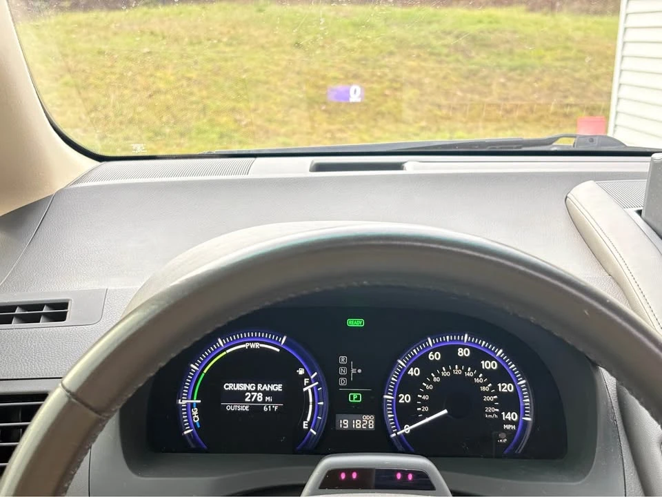 2010 Lexus ES 5th Gen - Image 10 of 14