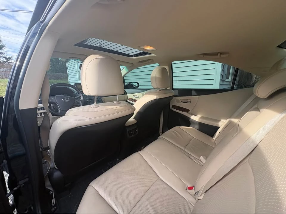 2010 Lexus ES 5th Gen - Image 8 of 14