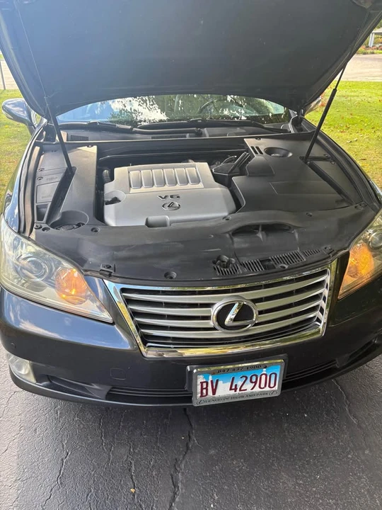 2010 Lexus ES 5th Gen - Image 3 of 10