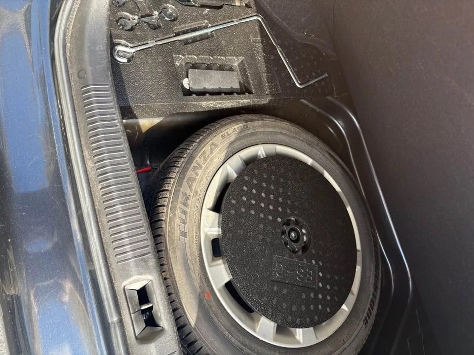 2010 Lexus ES 5th Gen - Image 10 of 10