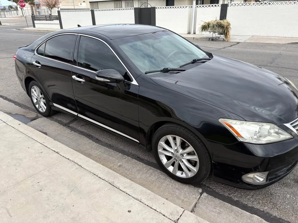 2010 Lexus ES 4th Gen - Image 3 of 14